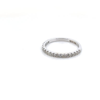diamond ring in 18K white gold