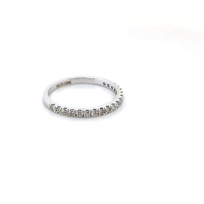 diamond ring in 18K white gold