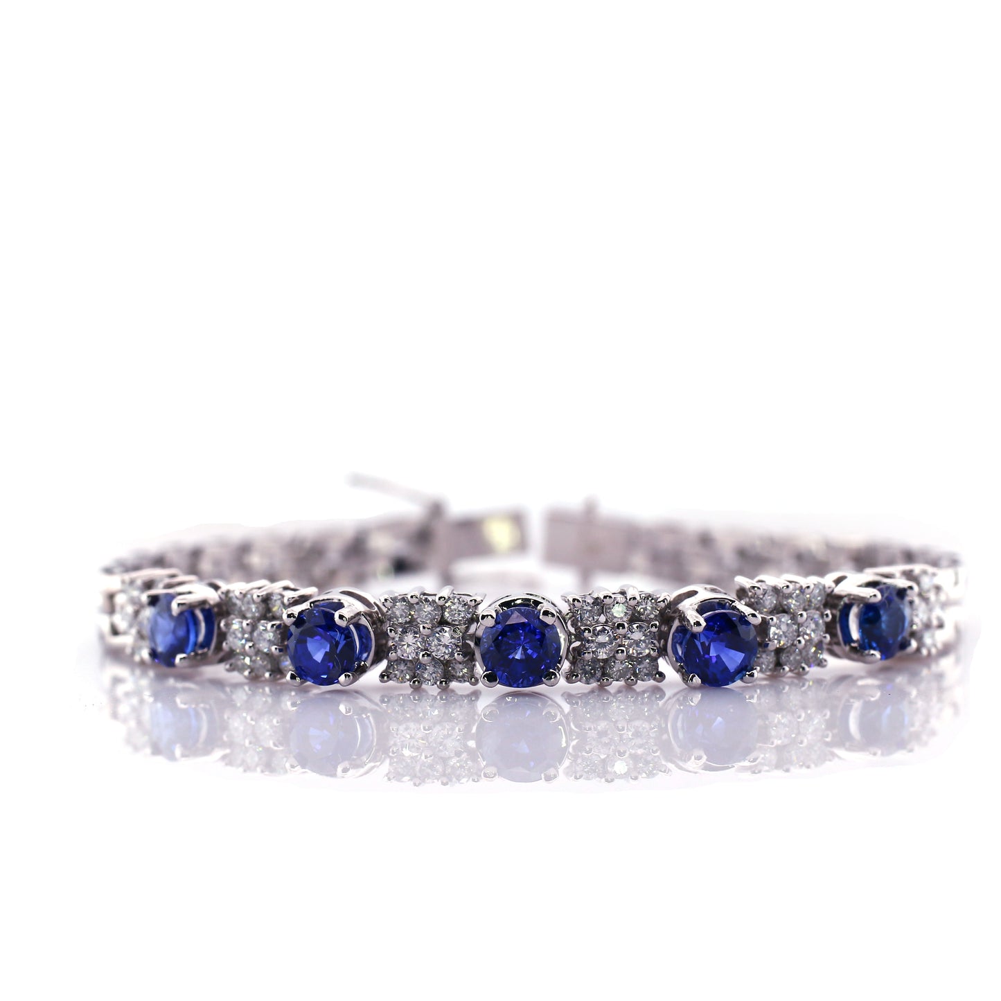 CHARMING BLUE SAPPHIRE WITH DIAMOND BRACELET FOR ALL OCCASIONS