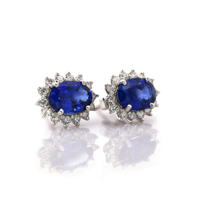 Blue sapphire earrings in 18K white gold