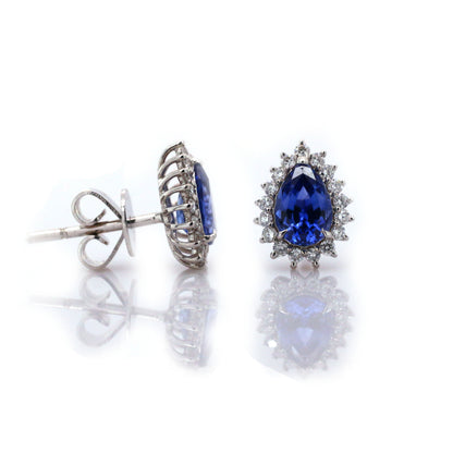 Blue sapphire earrings in 18K white gold