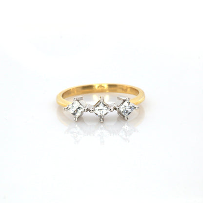 White sapphire ring in 14K white gold