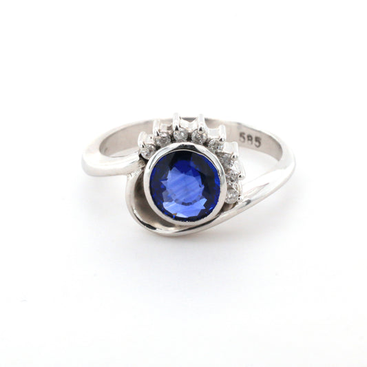 Blue sapphire and diamond stud ring in 14K white gold