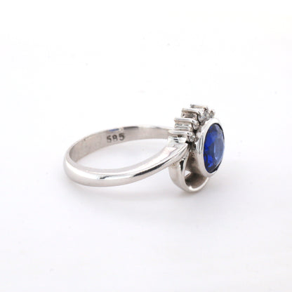 Blue sapphire and diamond stud ring in 14K white gold