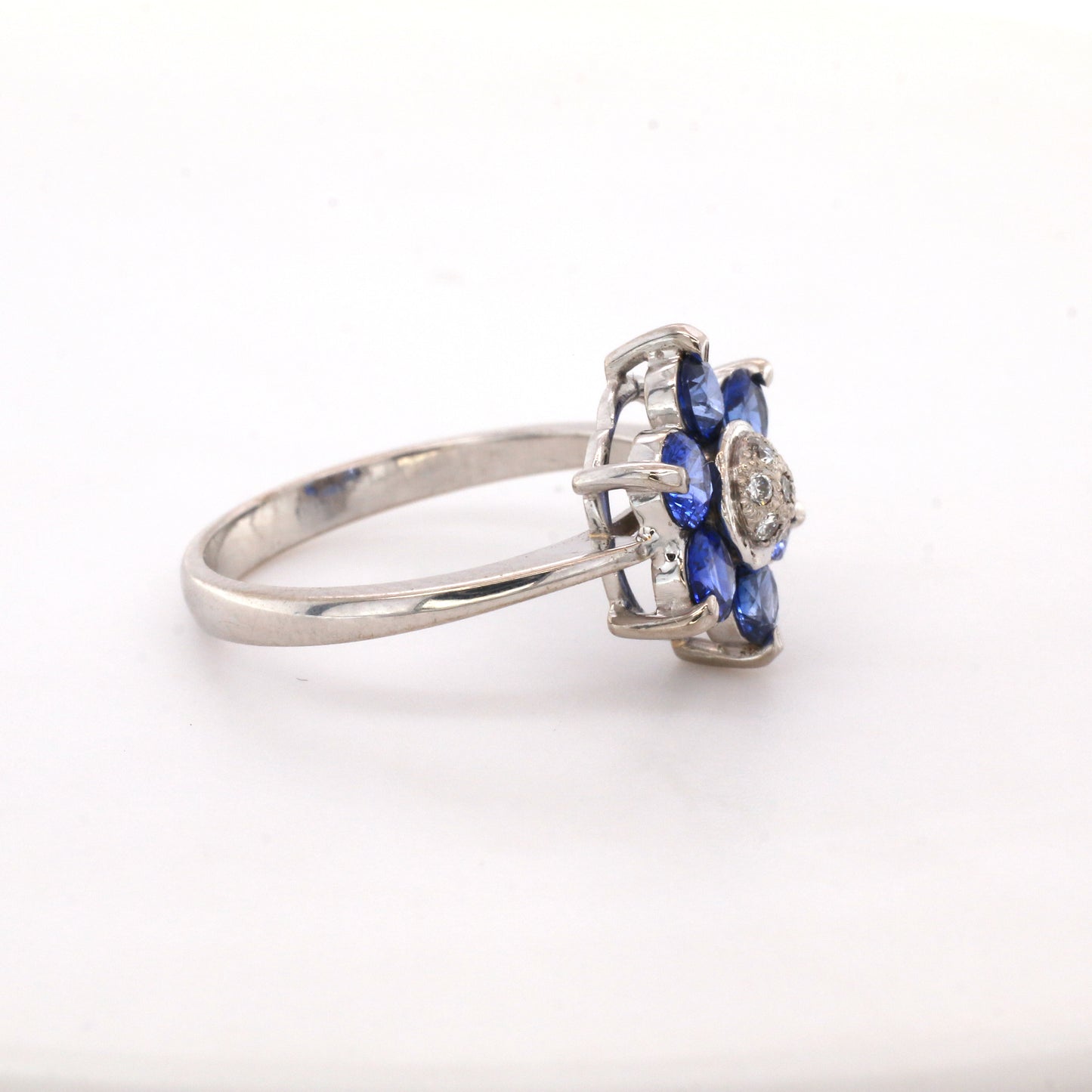Blue Sapphire & Diamond Cluster  Ring - 18K White Gold 3.42gm