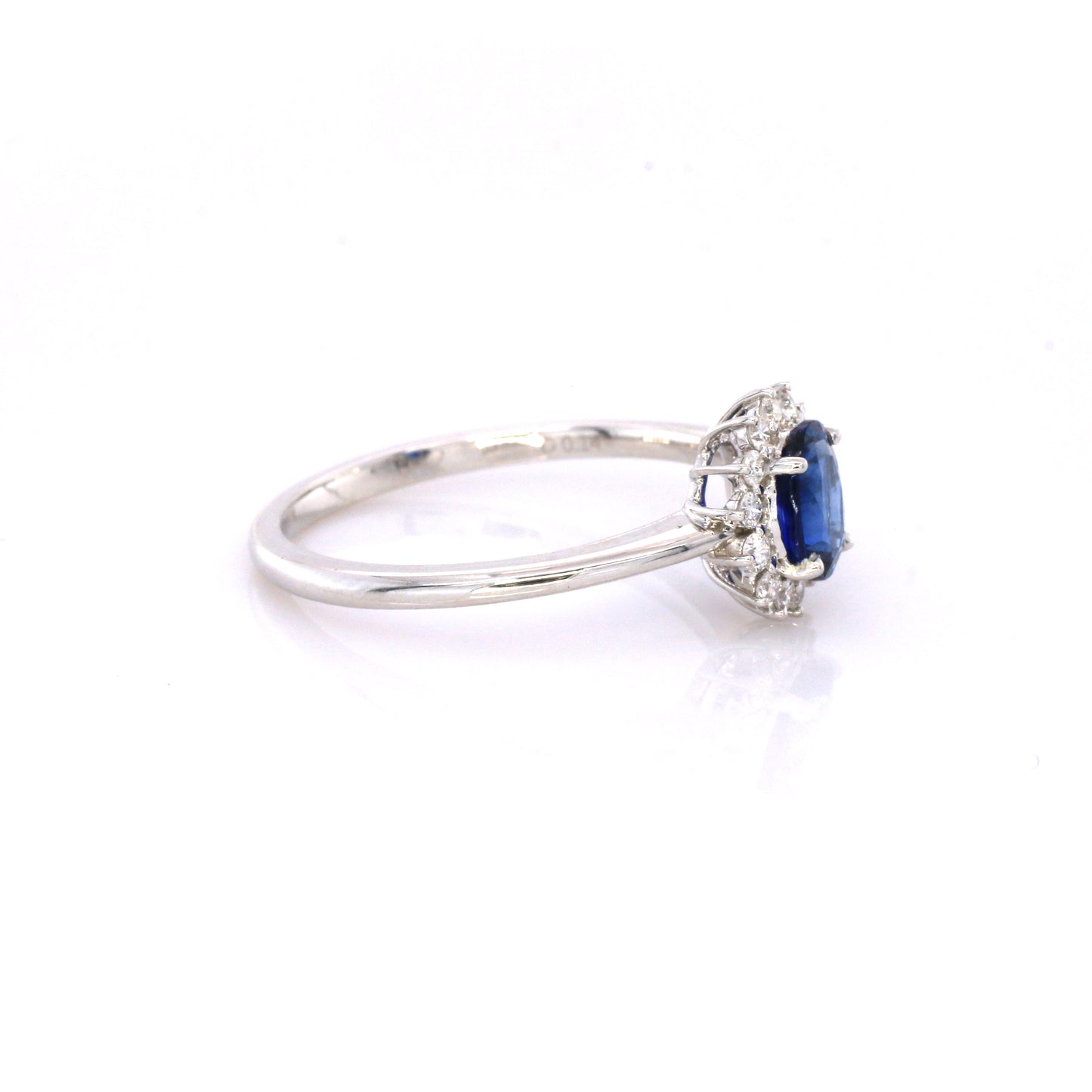 Cluster Blue Sapphire & Diamond Ring - 18K White Gold 2.47gm