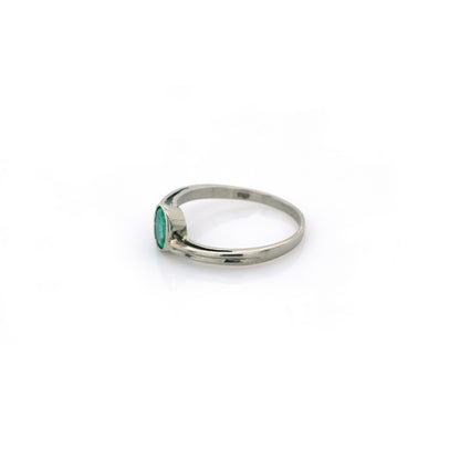 emerald ring in 18K white gold