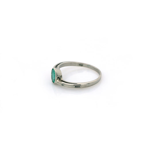 emerald ring in 18K white gold