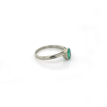 emerald ring in 18K white gold