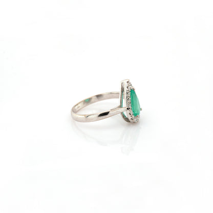 diamond and emerald ring in 18K white gold