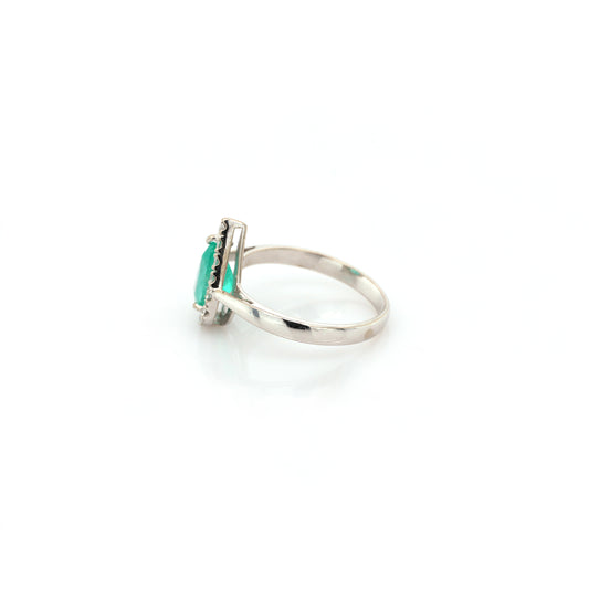 diamond and emerald ring in 18K white gold