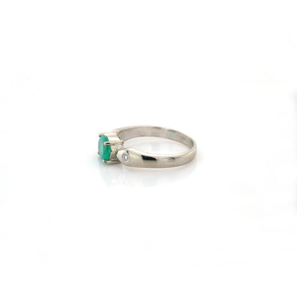 diamond and emerald ring in 18K white gold