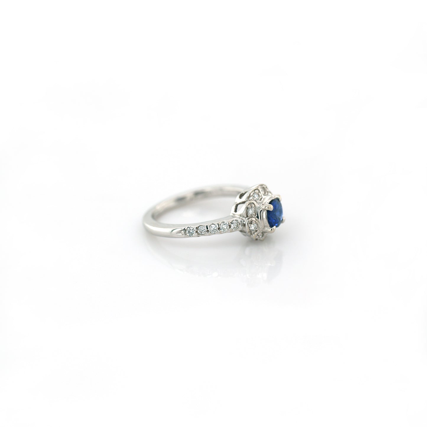 Blue Sapphire & Diamond Ring - 18K White Gold  3.67gm