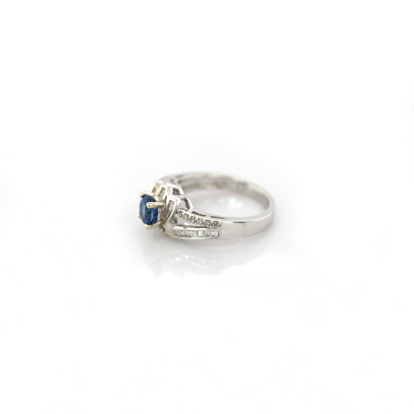 Blue Sapphire & Diamond Ring - 18K White Gold  4.10g