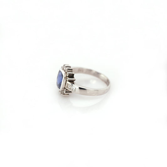 Blue sapphire and diamond ring in 14K white gold
