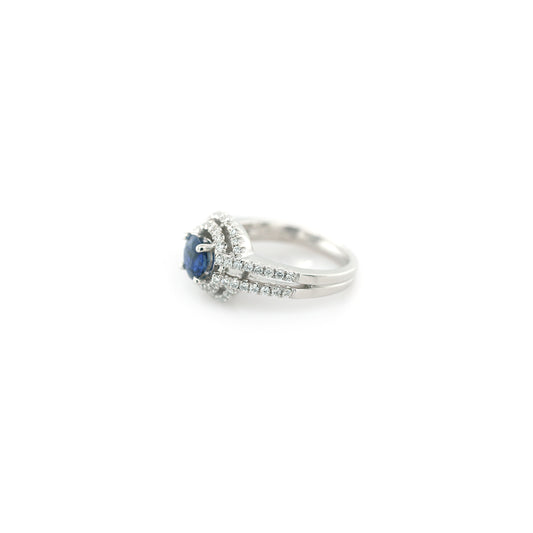 Blue sapphire and diamond ring in 18K white gold