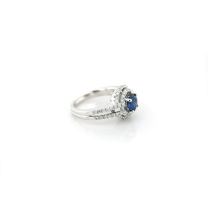 Blue sapphire and diamond ring in 18K white gold