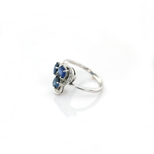 Blue sapphire and diamond ring in 14K white gold