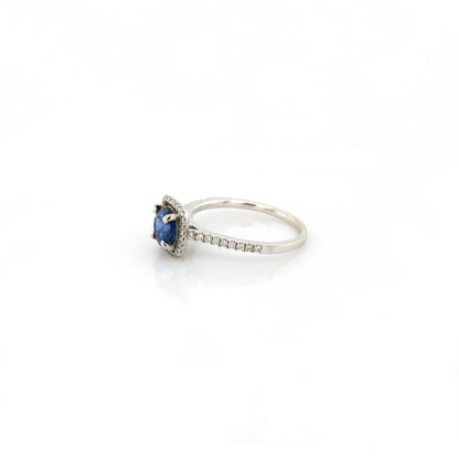 Blue sapphire and diamond ring in 18K white gold