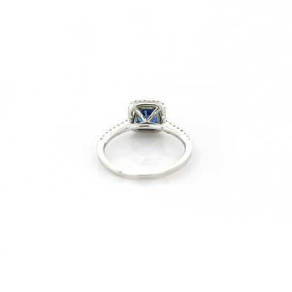 Blue sapphire and diamond ring in 18K white gold