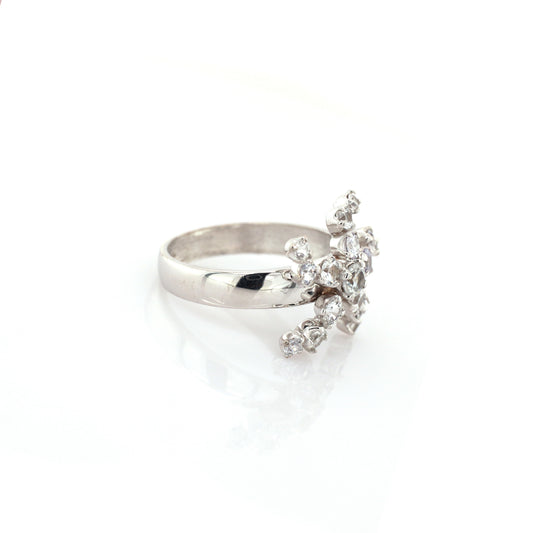 White sapphire ring in 18K white gold