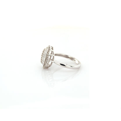 diamond ring in 18K white gold