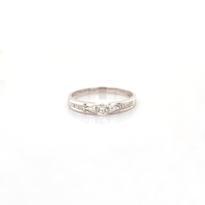 diamond solitaire ring in 18K white gold
