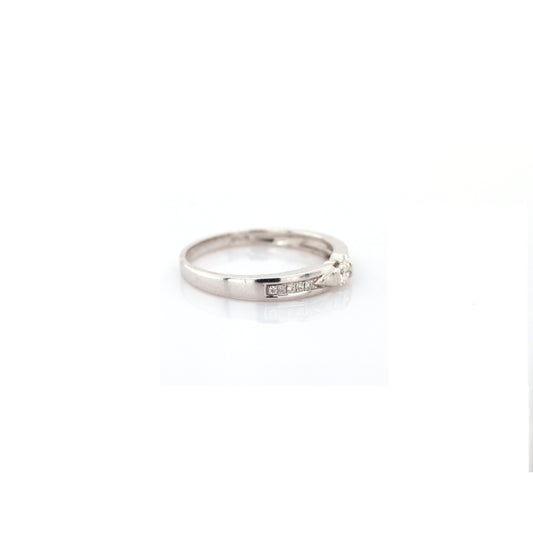 diamond solitaire ring in 18K white gold