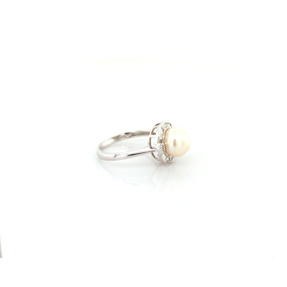 diamond and pearl ring in 18K white gold
