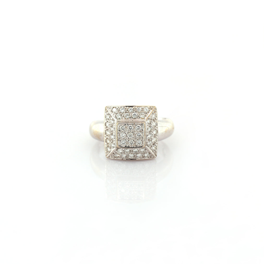 diamond cluster ring in 18K white gold