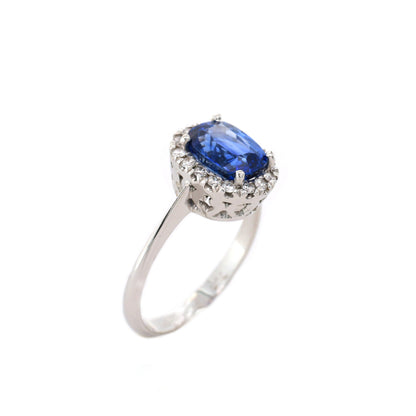 Blue sapphire vintage ring in 18K white gold