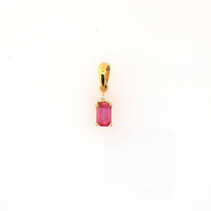 Pink sapphire pendant in 14K yellow gold