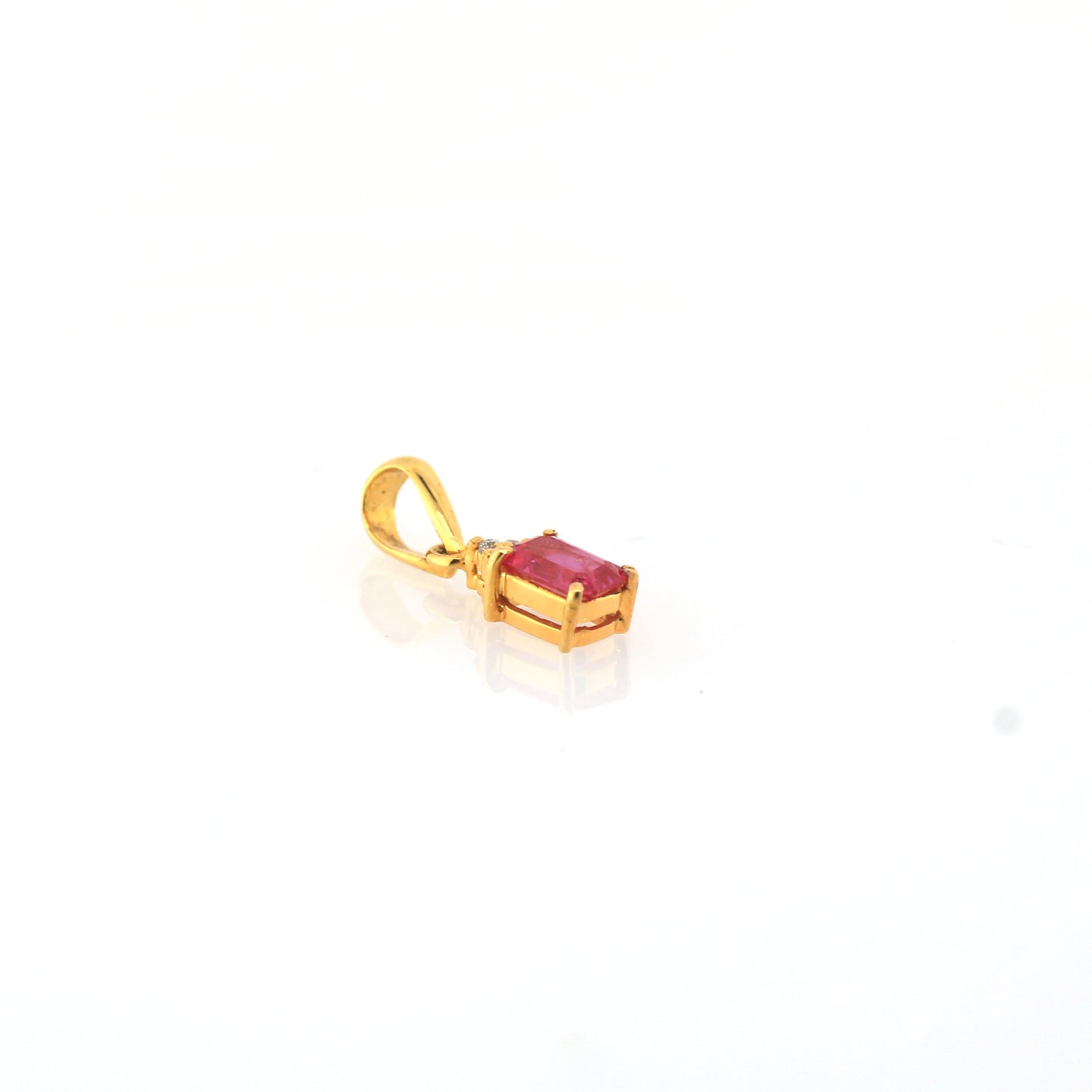 Pink Sapphire Pendent - 14k yellow Gold 1.10g