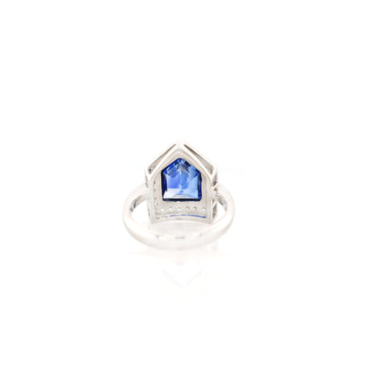 Blue sapphire and diamond stud ring in 18K white gold