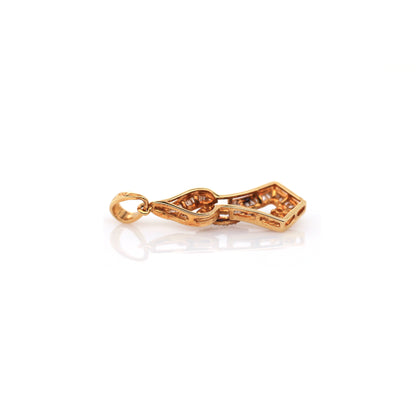 diamond pendant in 18K yellow gold