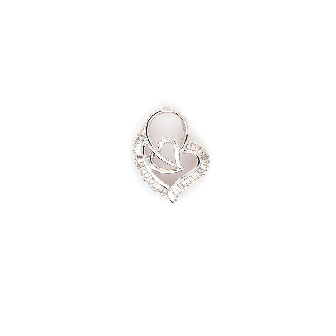 diamond pendant in 18K white gold
