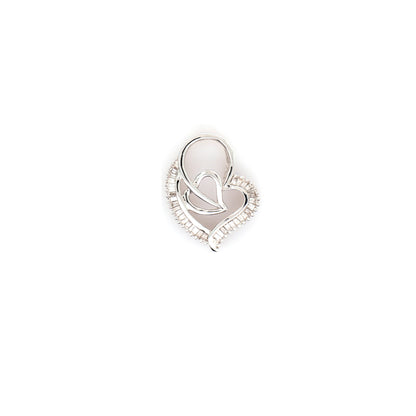 diamond pendant in 18K white gold