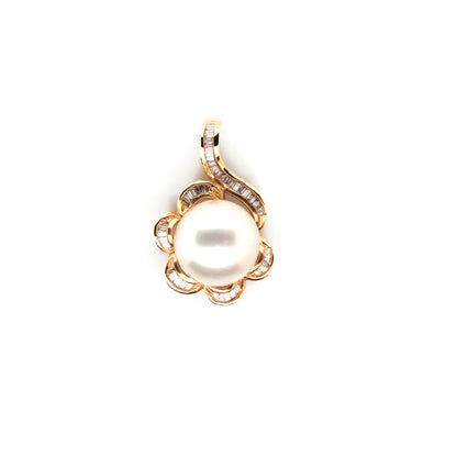 pearl pendant in 18K yellow gold