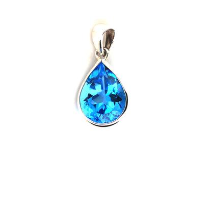 blue topaz pendant in 18K white gold