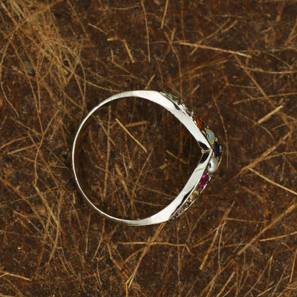 Nawarathna gemstones ring in 18K white gold