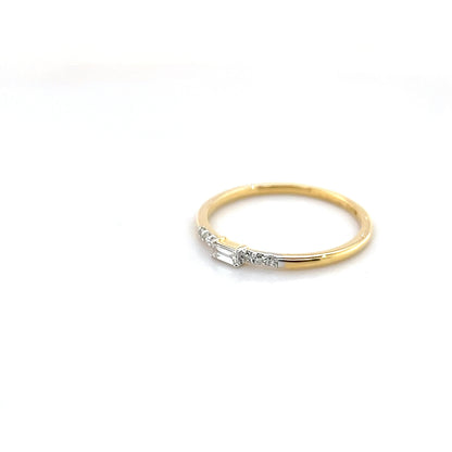 diamond ring in 18K yellow gold