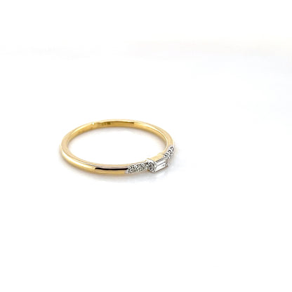 diamond ring in 18K yellow gold