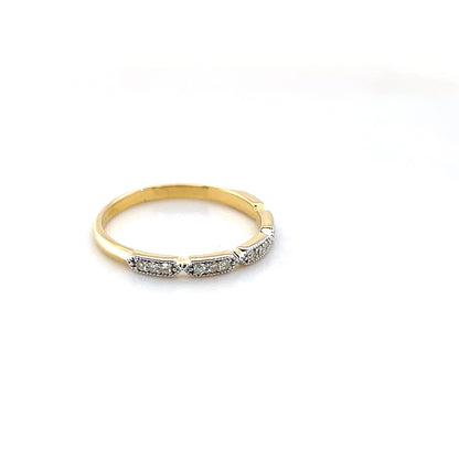 diamond ring in 18K yellow gold