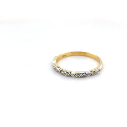 diamond ring in 18K yellow gold