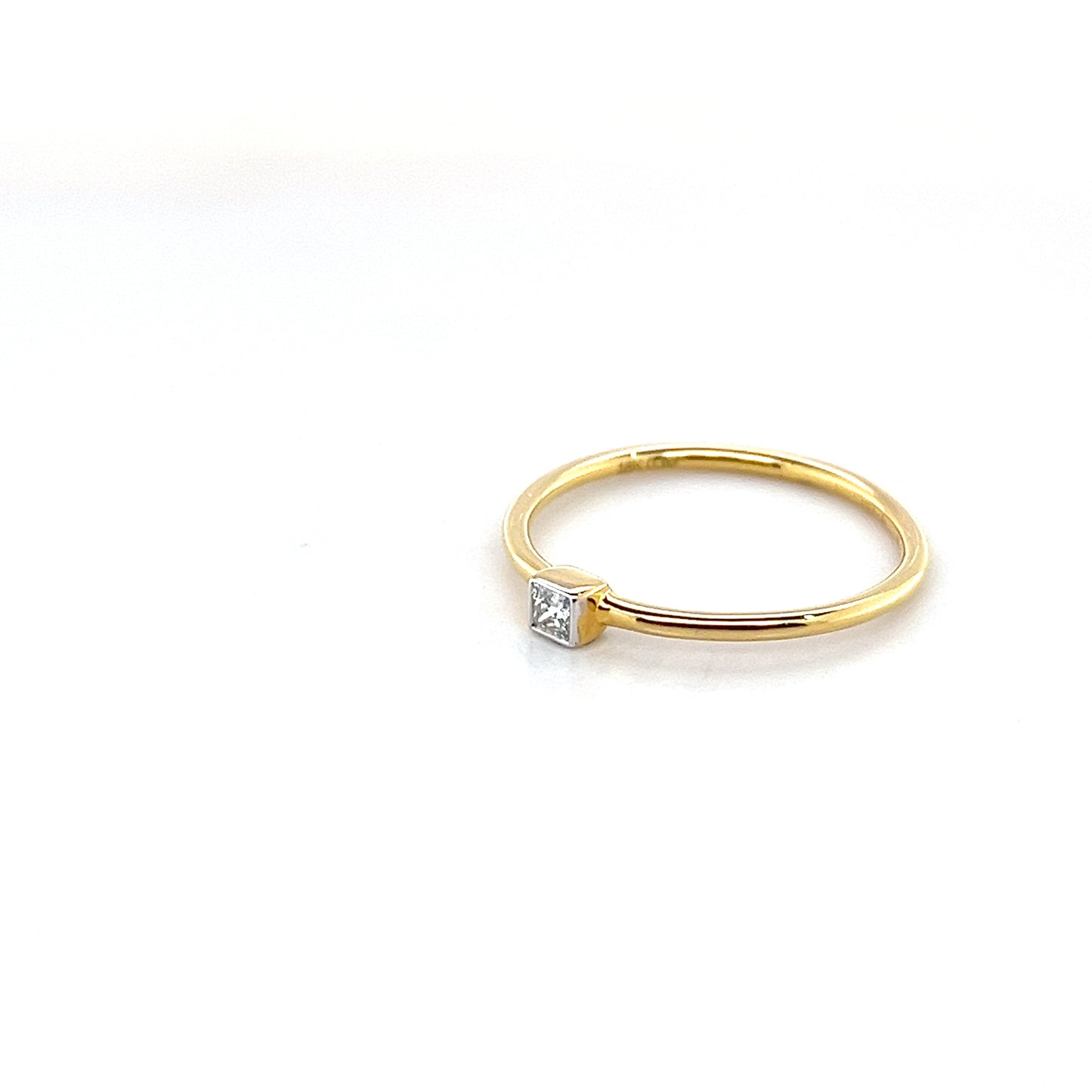 18k Yellow Gold Diamond Ring 1.22g