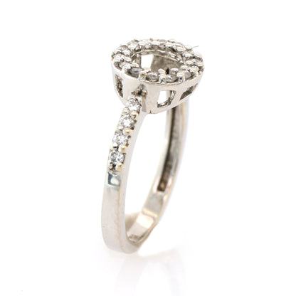 diamond ring in white gold