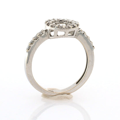 diamond ring in white gold
