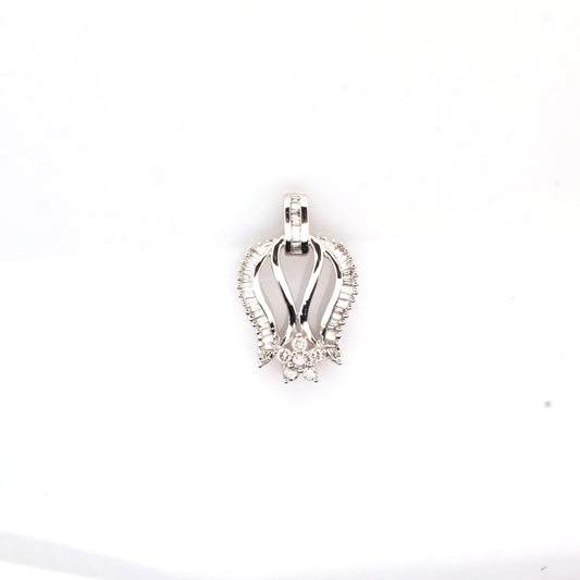 diamond pendant in 18K white gold