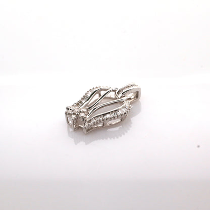 diamond pendant in 18K white gold