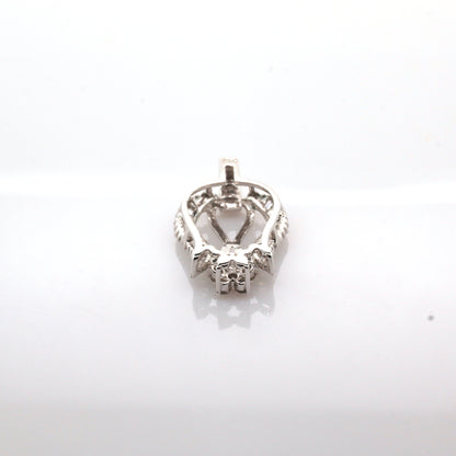 diamond pendant in 18K white gold